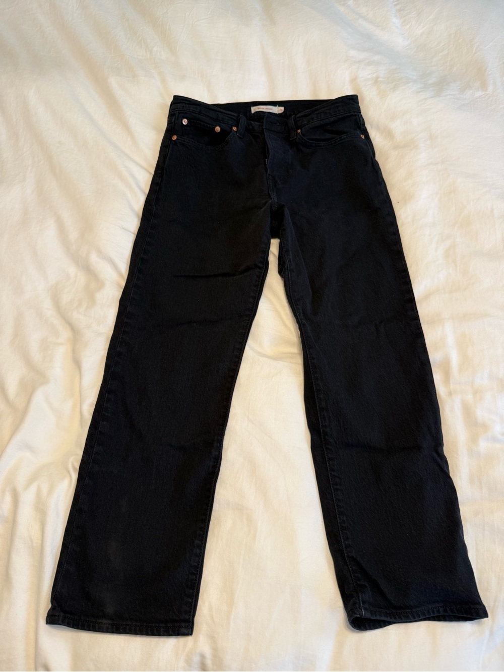 Women’s Levi’s Black Wedgie Straight Jeans size 28